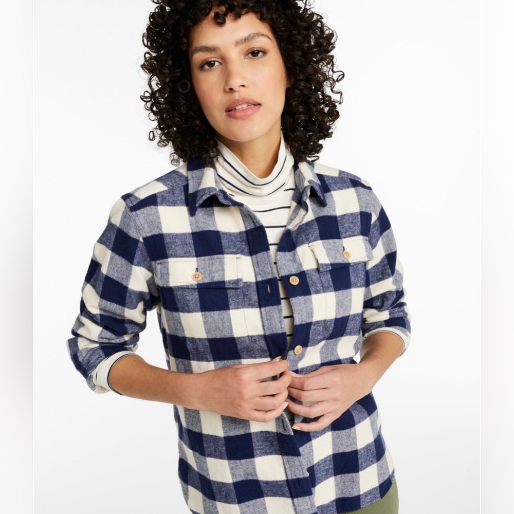 Women’s L.L.Bean Navy and White Plaid Cozy Flannel Blue Checkered Shirt Large